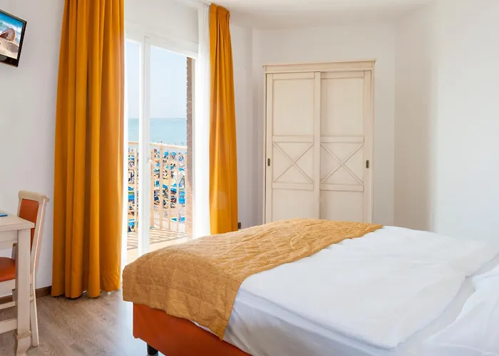 Regent's 4*