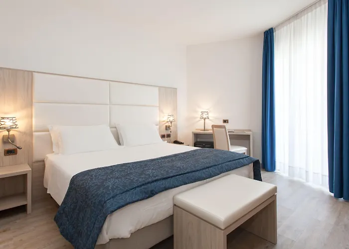 Regent's 4*