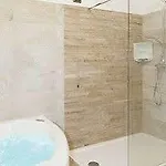 Regent's 4*