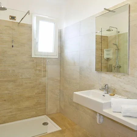 Отель Regent's 4*