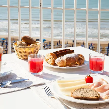 Отель Regent's Лидо-ди-Езоло